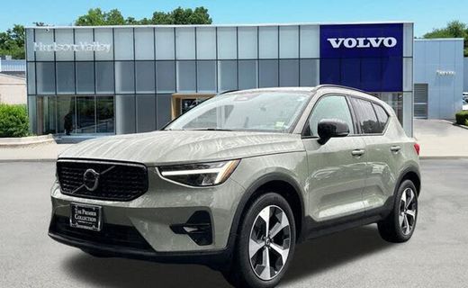 2023 Volvo XC40 Plus Dark