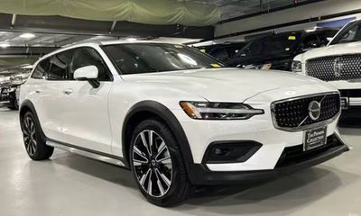 2025 Volvo V60CC Ultra