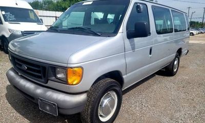 2005 Ford E-350