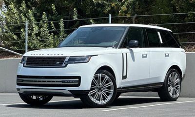 2026 Land Rover Range SE