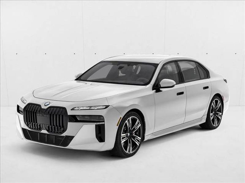 2024 BMW 760i — a typically priced live listing