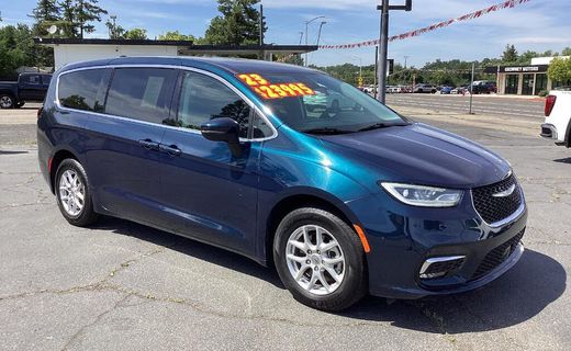 2023 Chrysler Pacifica Touring L