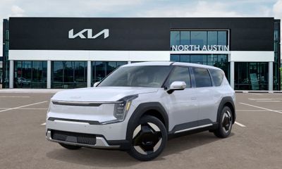 2026 Kia EV9 Light SR