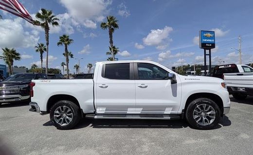 2026 Chevrolet Silverado LT