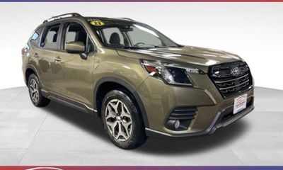 2023 Subaru Forester Premium ES Base