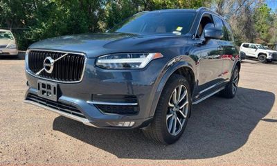 2019 Volvo XC90 Momentum