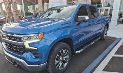 2024 Chevrolet Silverado LT
