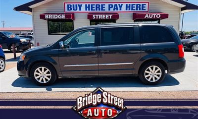 2011 Chrysler Town AND Country Touring L