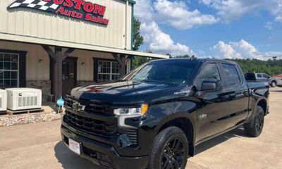 2022 Chevrolet Silverado RST