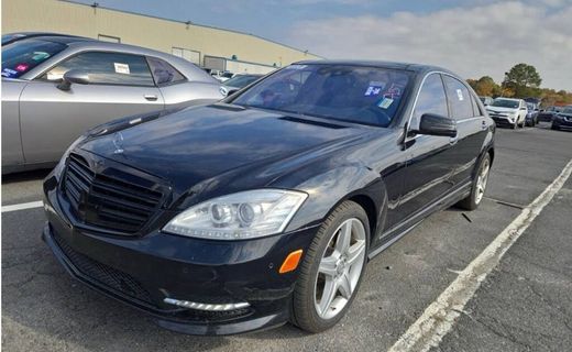 2013 Mercedes-Benz S-Class S550V 4 Matic