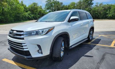 2017 Toyota Highlander LTD Platinum
