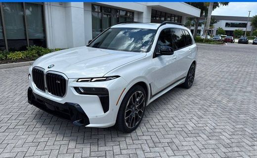 2025 BMW X7 M60I