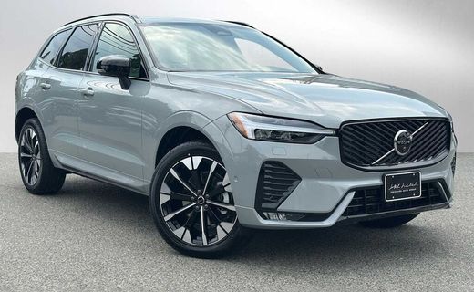 2026 Volvo XC60 Plus Dark