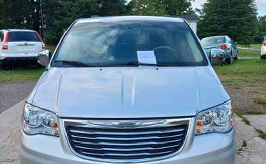 2011 Chrysler Town AND Country RT