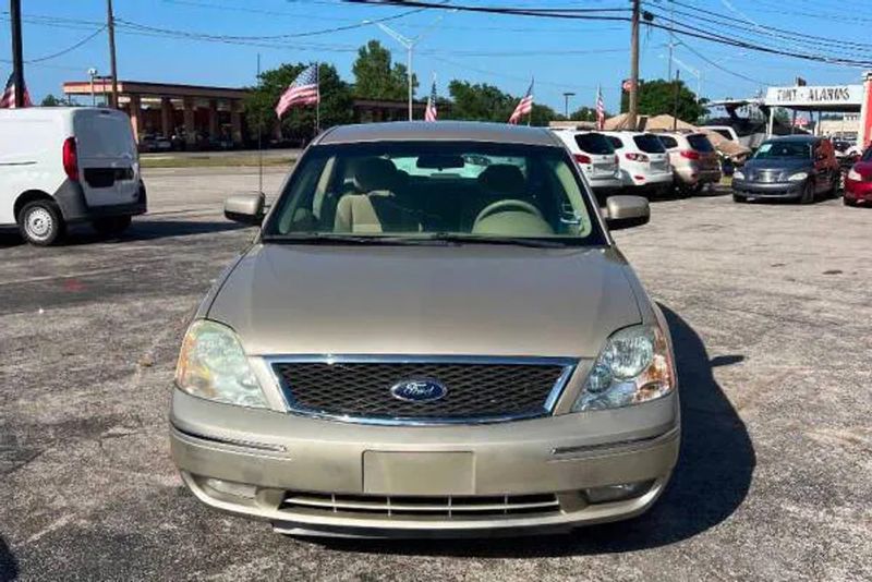 2006 Ford Five Hundred — a typically priced live listing