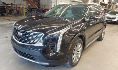 2023 Cadillac XT4 Premium Luxury