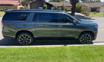 2021 Chevrolet Suburban RST