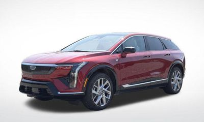 2026 Cadillac Optiq Luxury 2