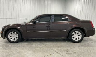 2005 Chrysler 300 Base Limited Touring