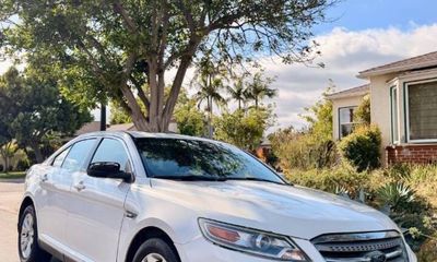 2010 Ford Taurus SEL
