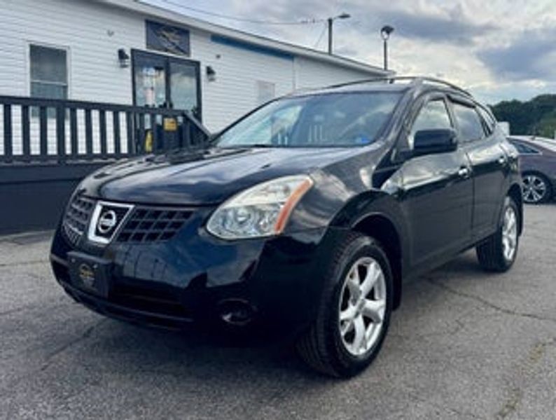 2010 Nissan Rogue — a typically priced live listing
