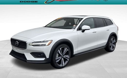 2025 Volvo V60CC Plus