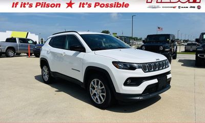 2022 Jeep Compass Latitude LUX Altitude