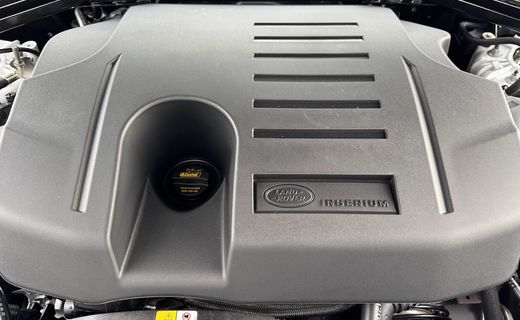 2026 Land Rover Defender 110 SE