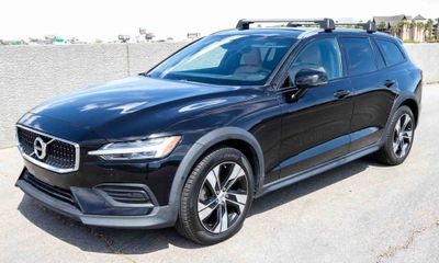 2020 Volvo V60CC Momentum