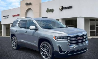 2023 GMC Acadia SLT
