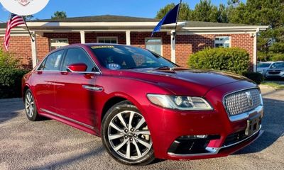 2017 Lincoln Continental Premier
