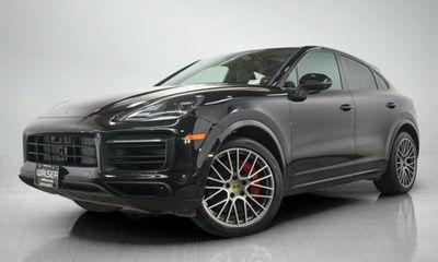 2023 Porsche Cayenne Platinum Edition