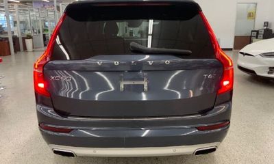 2020 Volvo XC90 Momentum