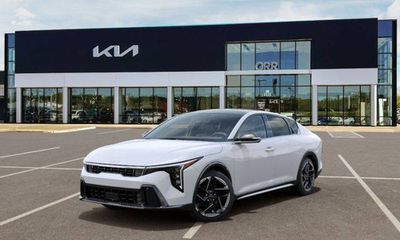 2026 Kia K4 GT Line