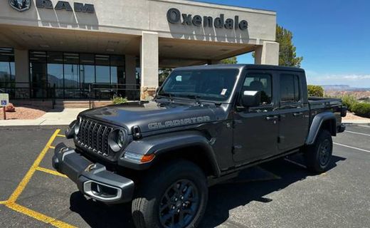 2026 Jeep Gladiator Sport