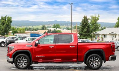 2023 GMC Sierra SLT