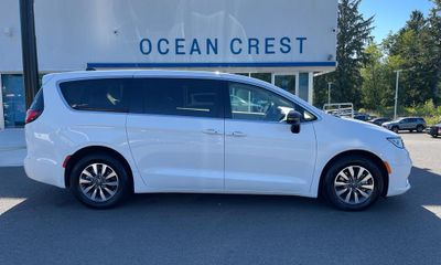 2024 Chrysler Pacifica Select