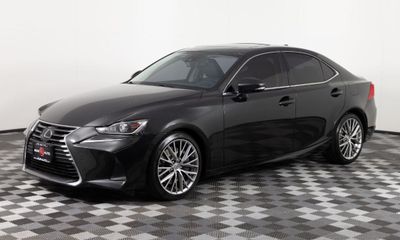2017 Lexus IS 200T