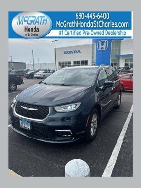 2021 Chrysler Pacifica — a typically priced live listing