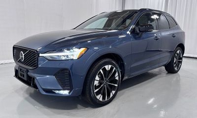 2026 Volvo XC60 Plus Dark