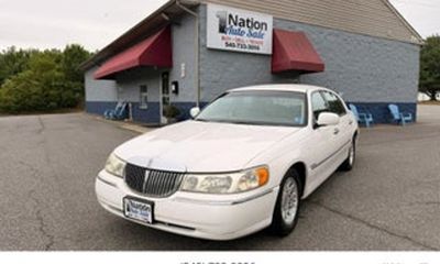 1999 Lincoln Town CAR Signature