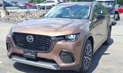 2025 Mazda CX-70 Premium Package