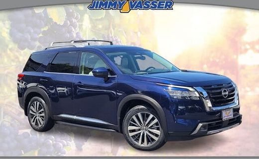 2022 Nissan Pathfinder Platinum