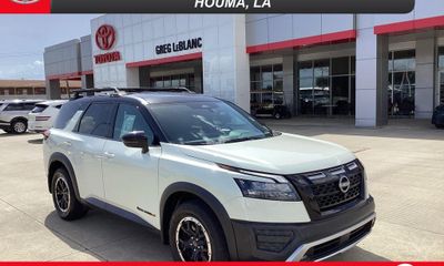 2023 Nissan Pathfinder SV
