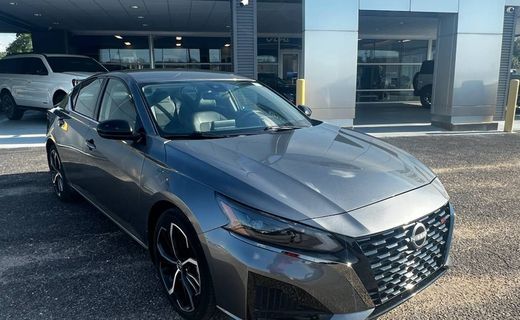 2025 Nissan Altima SR