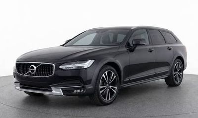 2019 Volvo V90CC Momentum