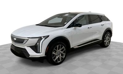 2026 Cadillac Optiq Luxury 2