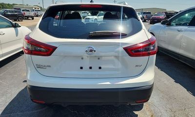 2022 Nissan Rogue Sport SV