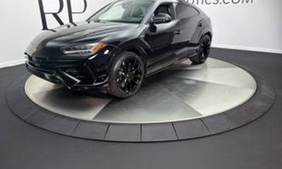 2023 Lamborghini Urus S