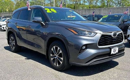 2024 Toyota Highlander XLE